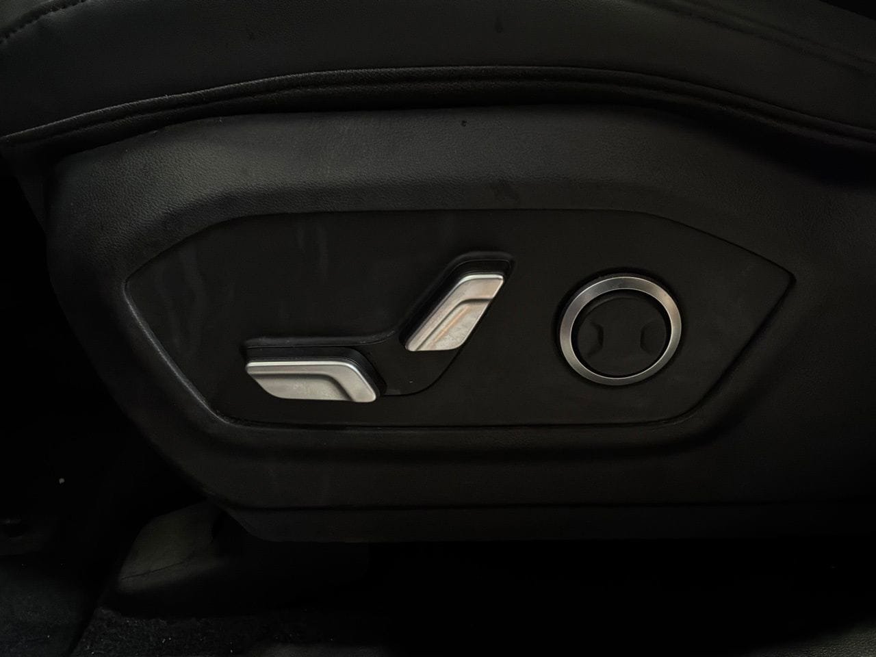 Used 2025 Hyundai Santa Fe SEL FWD image 11