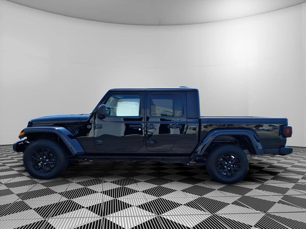 Certified 2023 Jeep Gladiator Sport AWD/4WD image 23