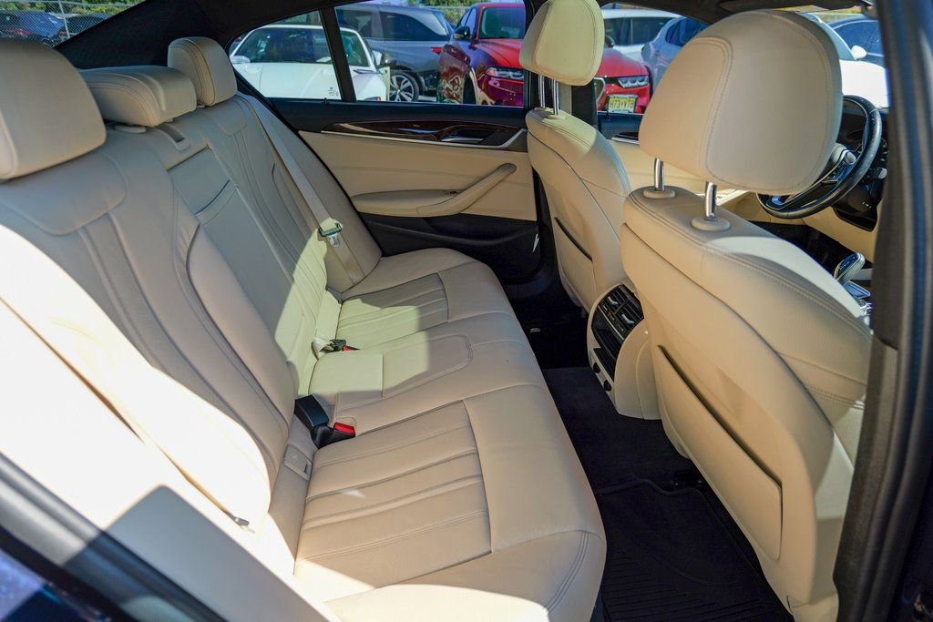 Used 2018 BMW 540i xDrive image 29
