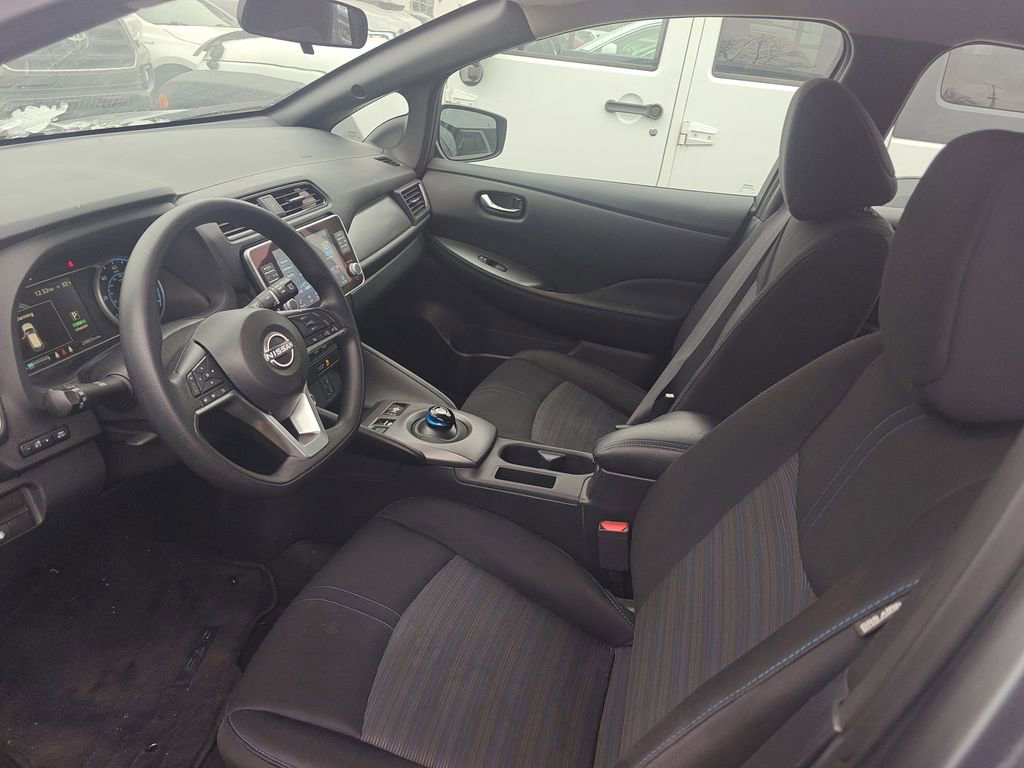 Used 2023 Nissan Leaf S image 6