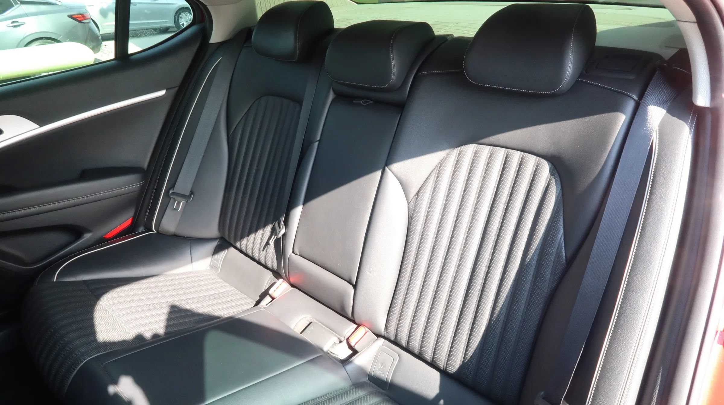 Used 2021 Genesis G70 3.3T RWD image 20