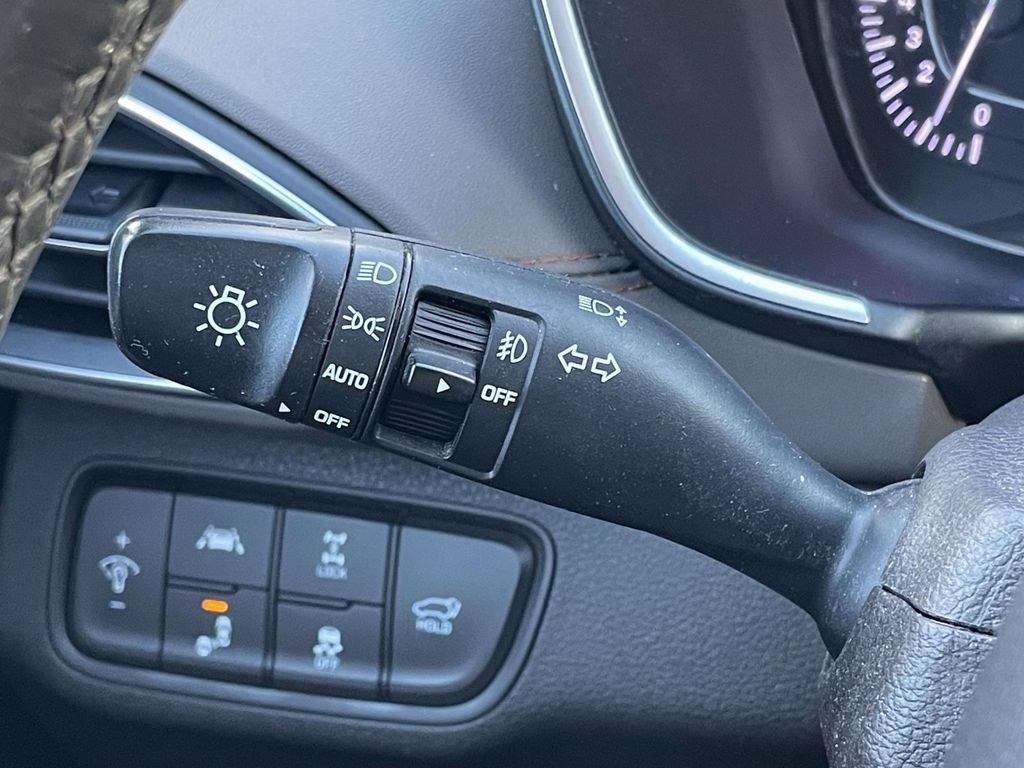 Used 2020 Hyundai Santa Fe Limited AWD/4WD image 13