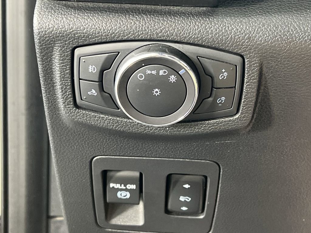 Used 2018 Ford F150 XLT w/ Equipment Group 302A Luxury AWD/4WD image 18