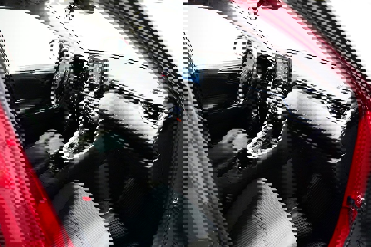 Used 2022 Toyota RAV4 LE image 22