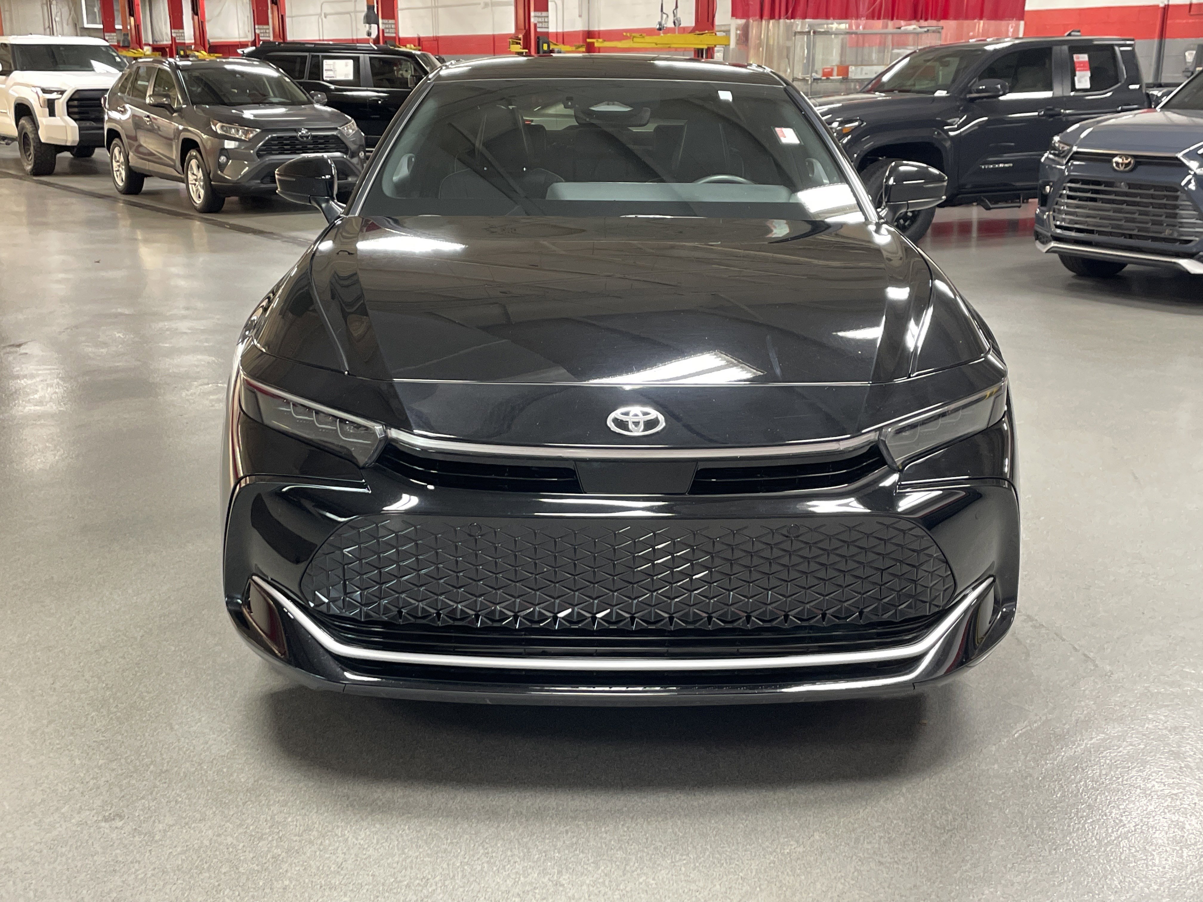 Used 2024 Toyota Crown Limited image 3