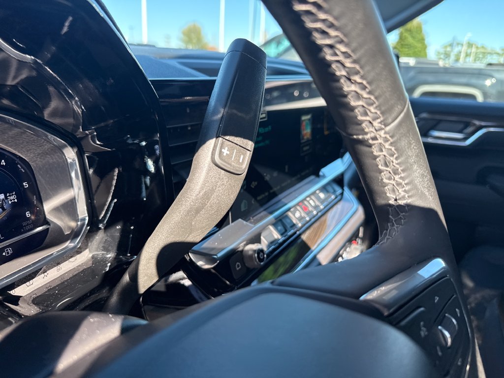 Used 2024 Chevrolet Silverado 1500 LT AWD/4WD image 36