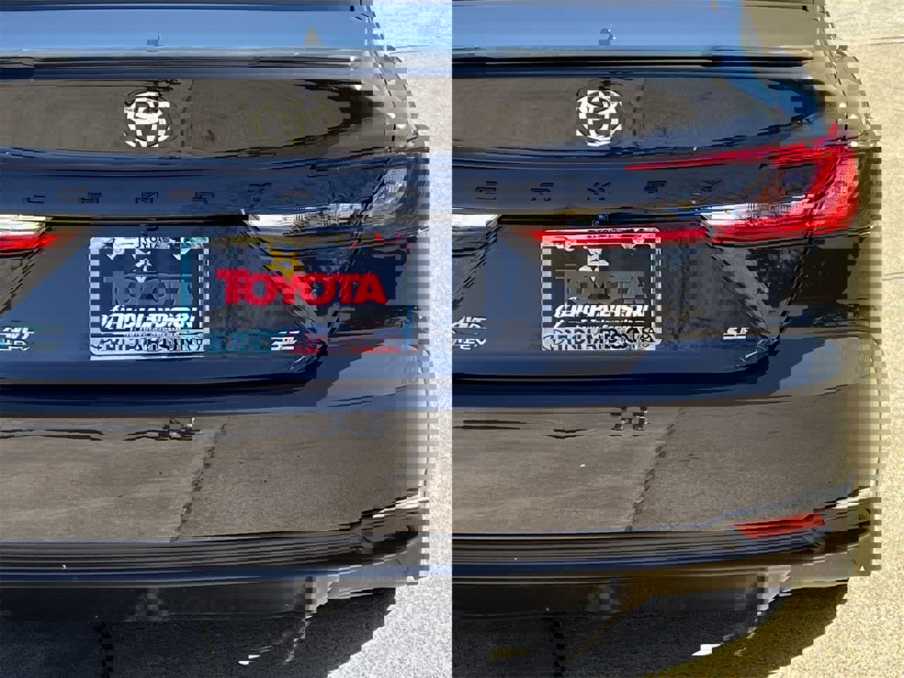 Used 2025 Toyota Camry SE image 6