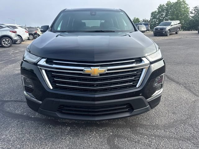 Used 2023 Chevrolet Traverse LT w/ LT Premium Package AWD/4WD image 2