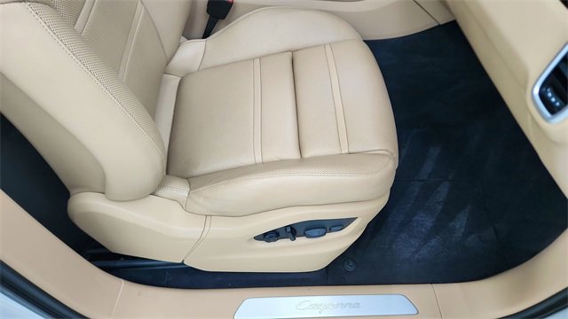 Used 2022 Porsche Cayenne image 22