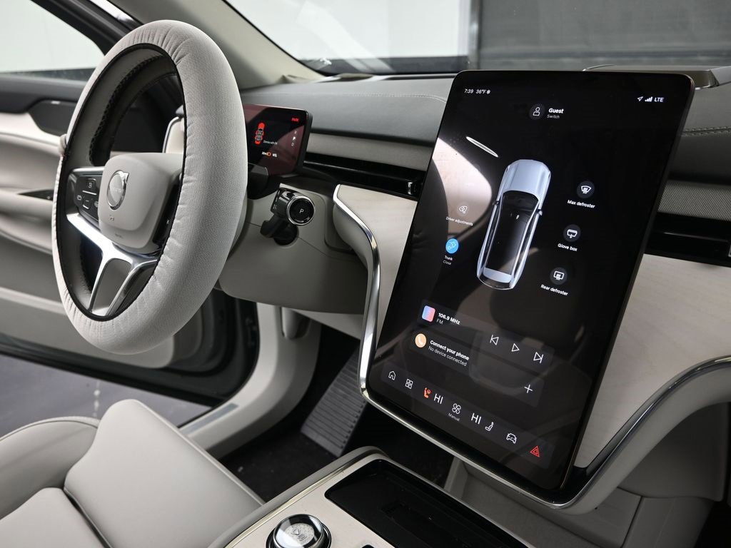 New 2025 Volvo EX90 Ultra image 13