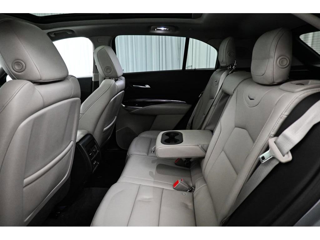Used 2023 Cadillac XT4 Luxury w/ Cold Weather Package FWD image 20