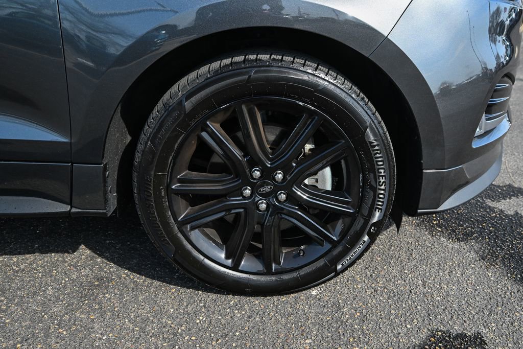 Used 2020 Ford Edge ST-Line w/ Cold Weather Package image 15