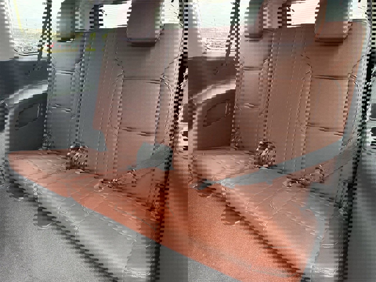 Used 2020 Chevrolet Suburban Premier w/ Premier Plus Edition image 28