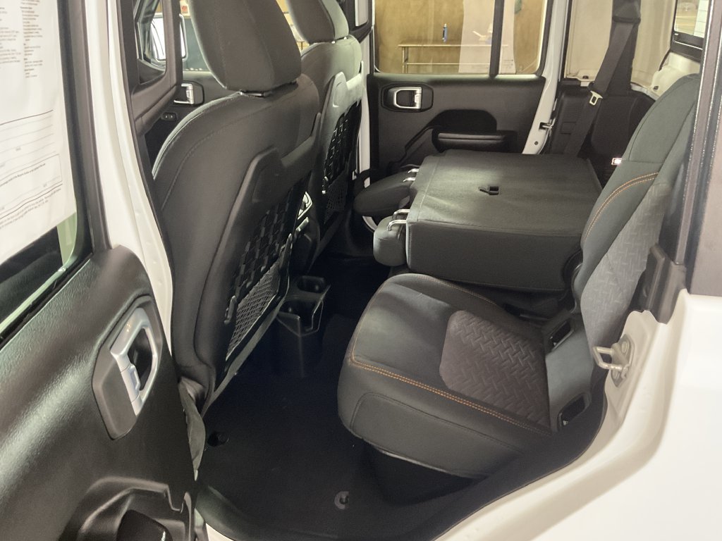 Used 2021 Jeep Gladiator Mojave AWD/4WD image 14