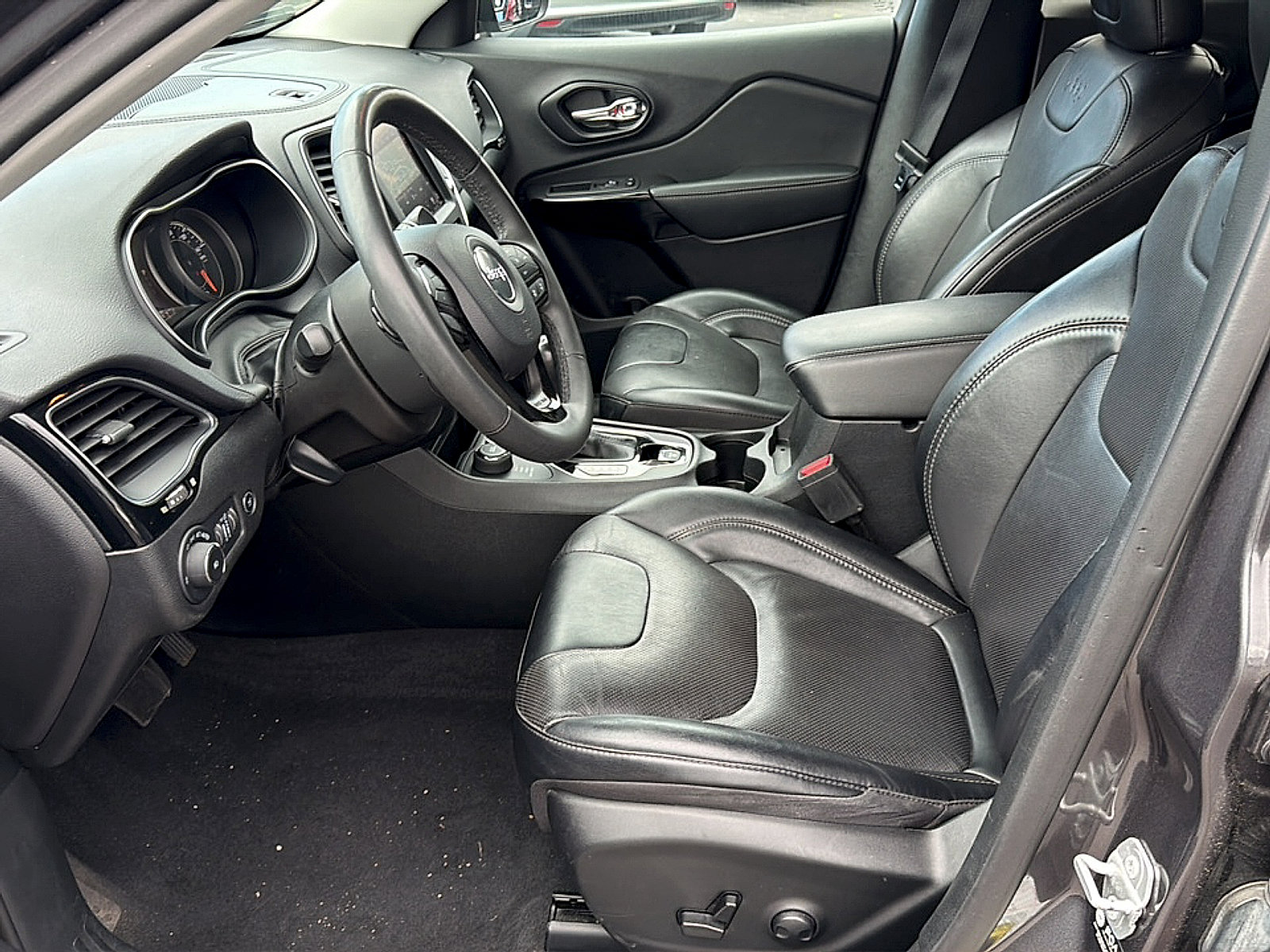 Used 2023 Jeep Cherokee Altitude Lux AWD/4WD image 20