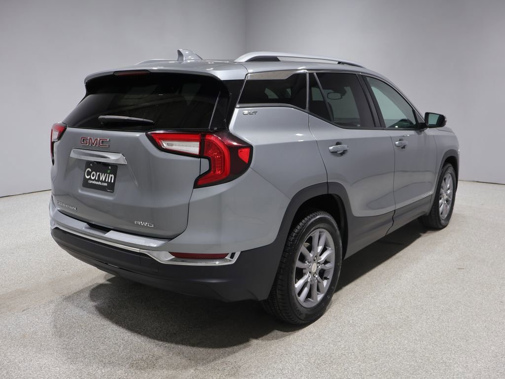 Used 2024 GMC Terrain SLT AWD/4WD image 2