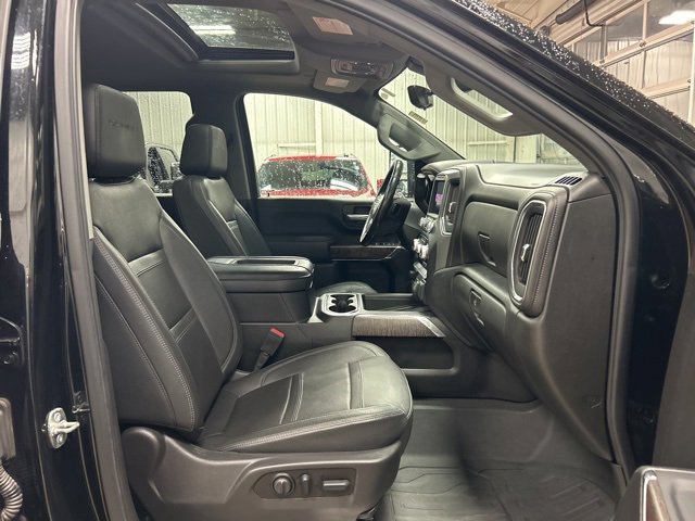 Used 2022 GMC Sierra 3500 Denali w/ Denali Ultimate Package image 24