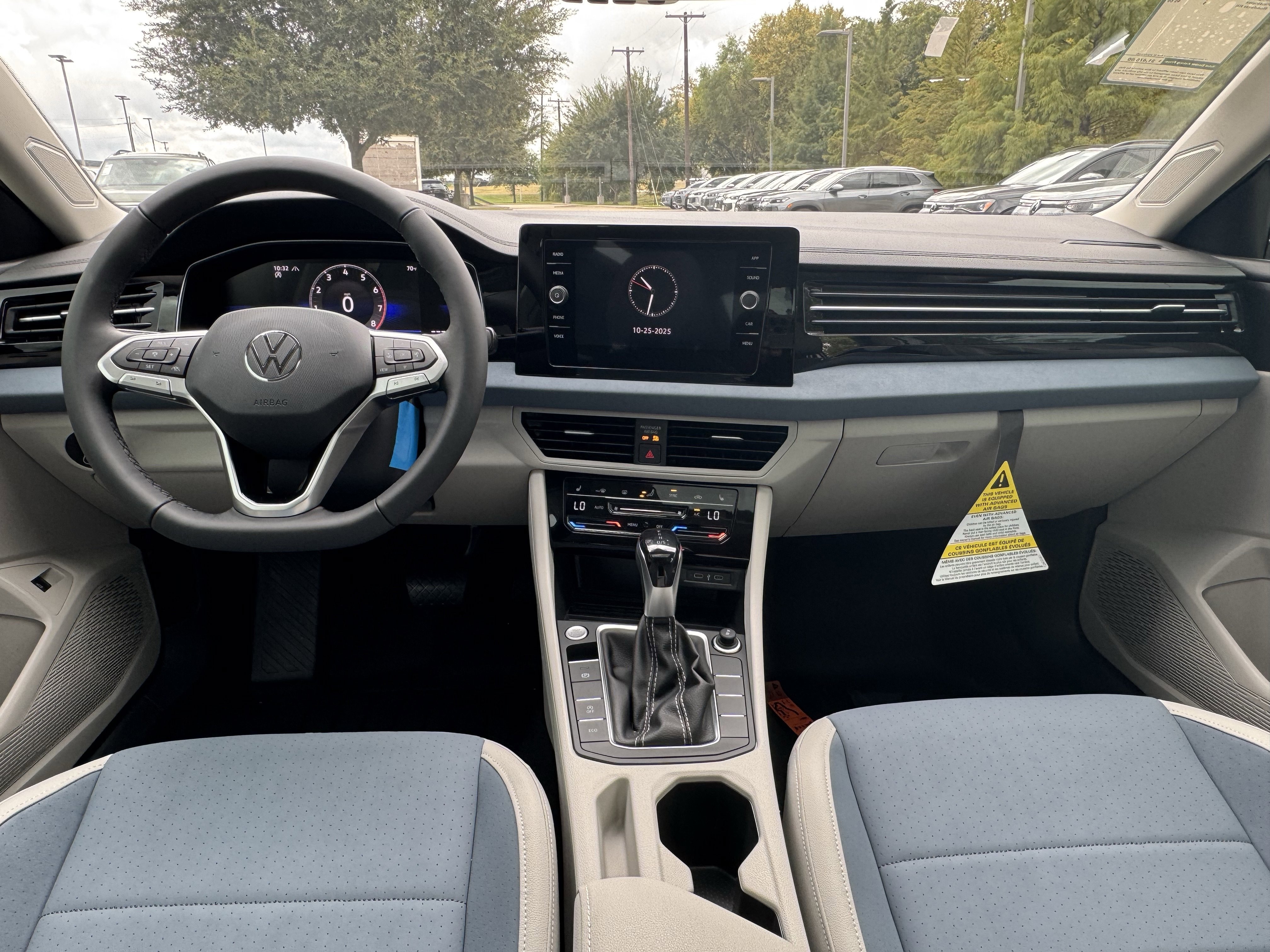 New 2027 Volkswagen Jetta SE FWD image 17
