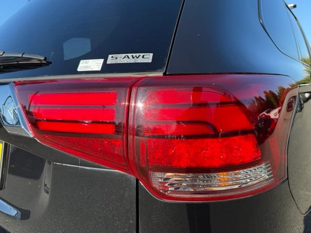 Used 2020 Mitsubishi Outlander ES AWD/4WD image 13