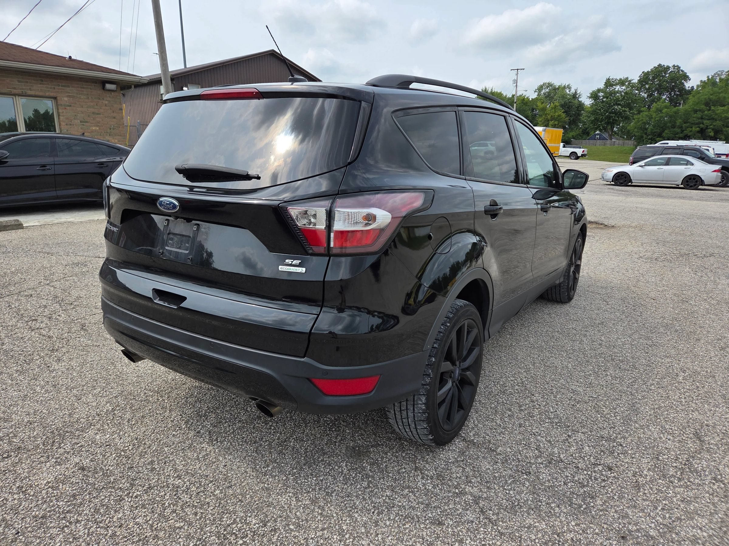 Used 2017 Ford Escape SE w/ Equipment Group 201A FWD image 5