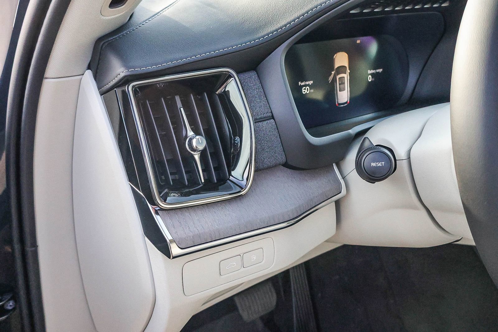 New 2026 Volvo XC90 T8 Ultra w/ Protection Package Premier image 32