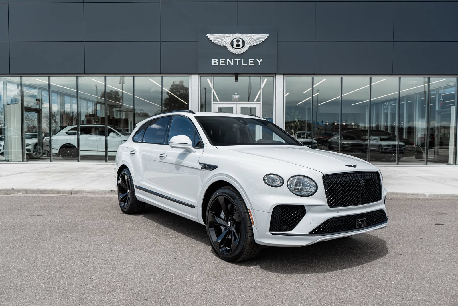 New 2026 Bentley Bentayga AWD/4WD image 17