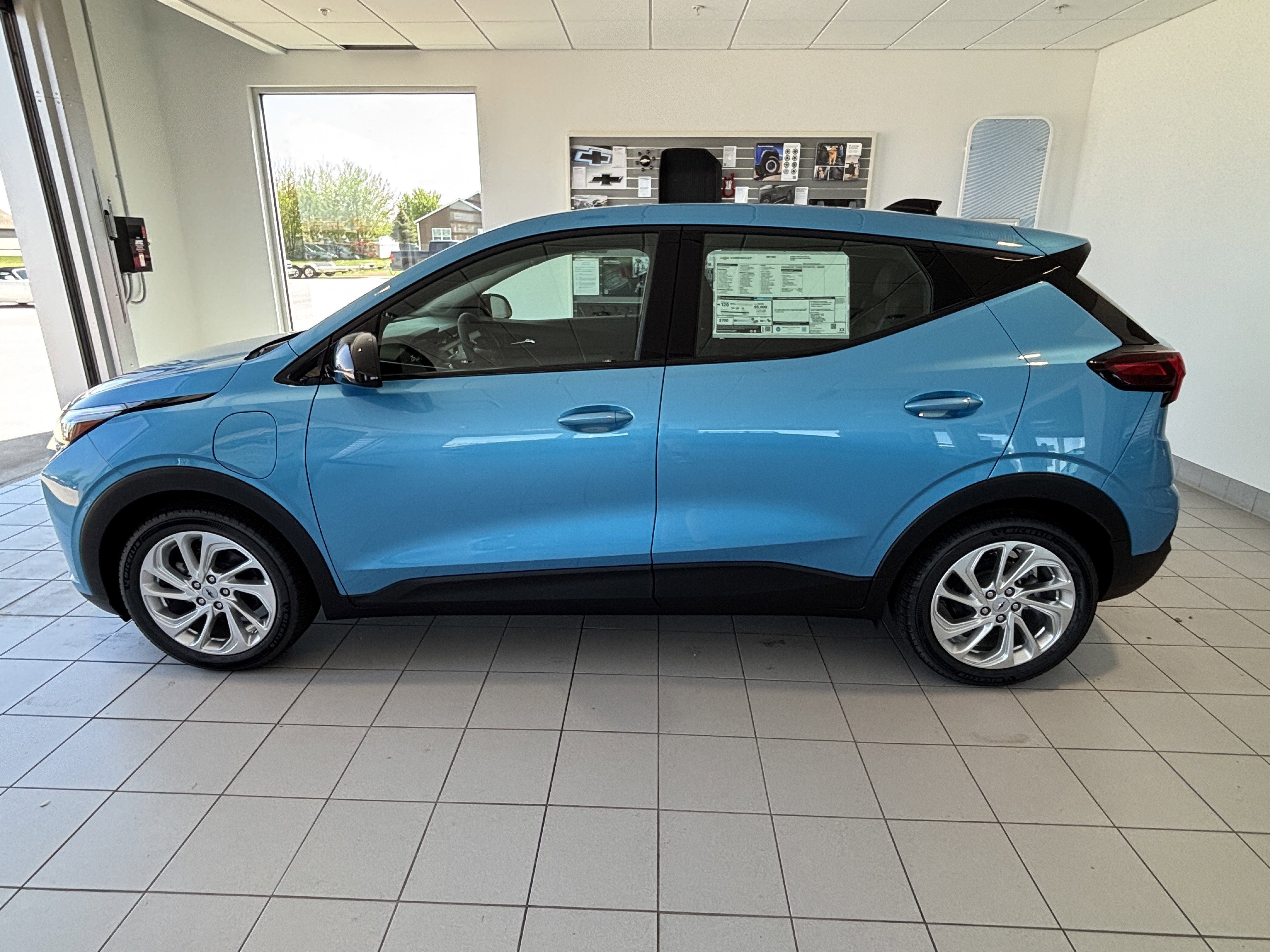 New 2027 Chevrolet Bolt LT w/ Comfort Package FWD image 2