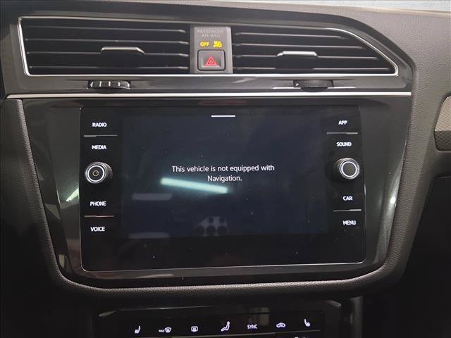 Used 2024 Volkswagen Tiguan SE w/ Panoramic Sunroof Package AWD/4WD image 22