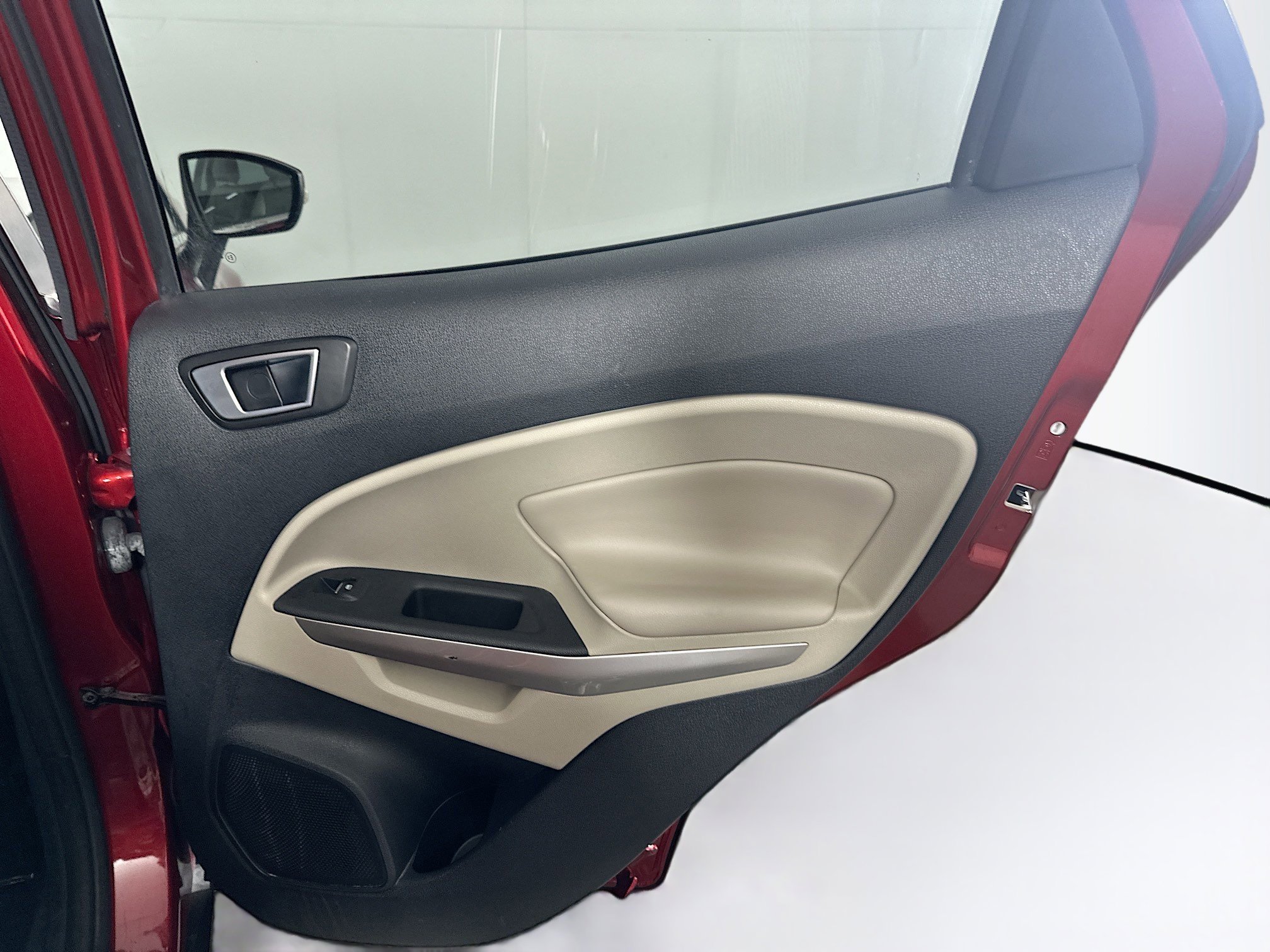 Used 2019 Ford EcoSport Titanium FWD image 30