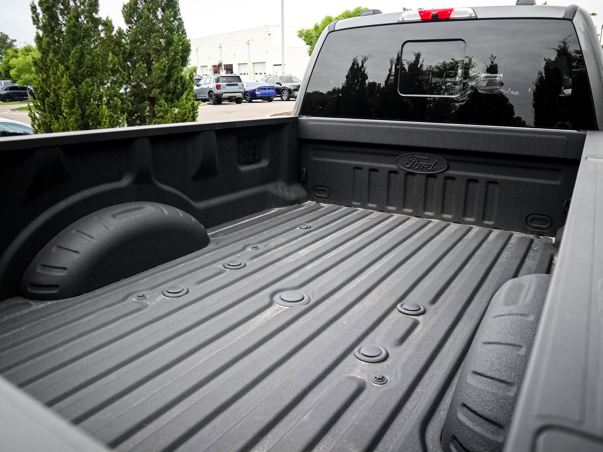 Used 2024 Ford F350 Lariat w/ Lariat Ultimate Package AWD/4WD image 32