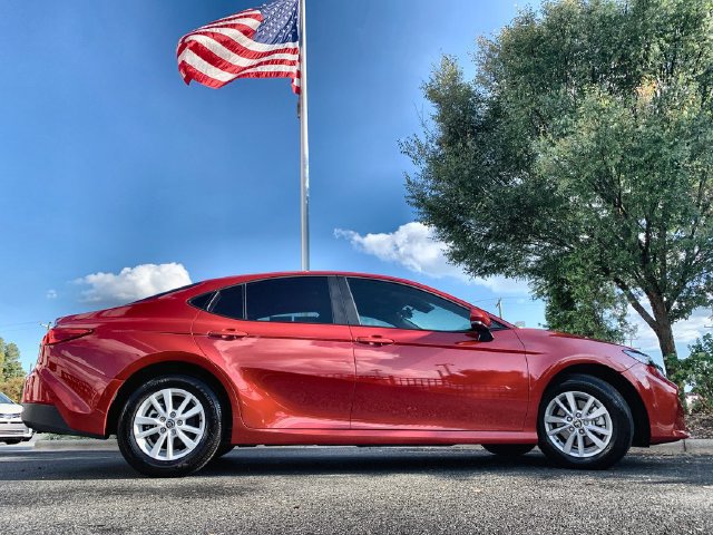Used 2026 Toyota Camry LE FWD image 9