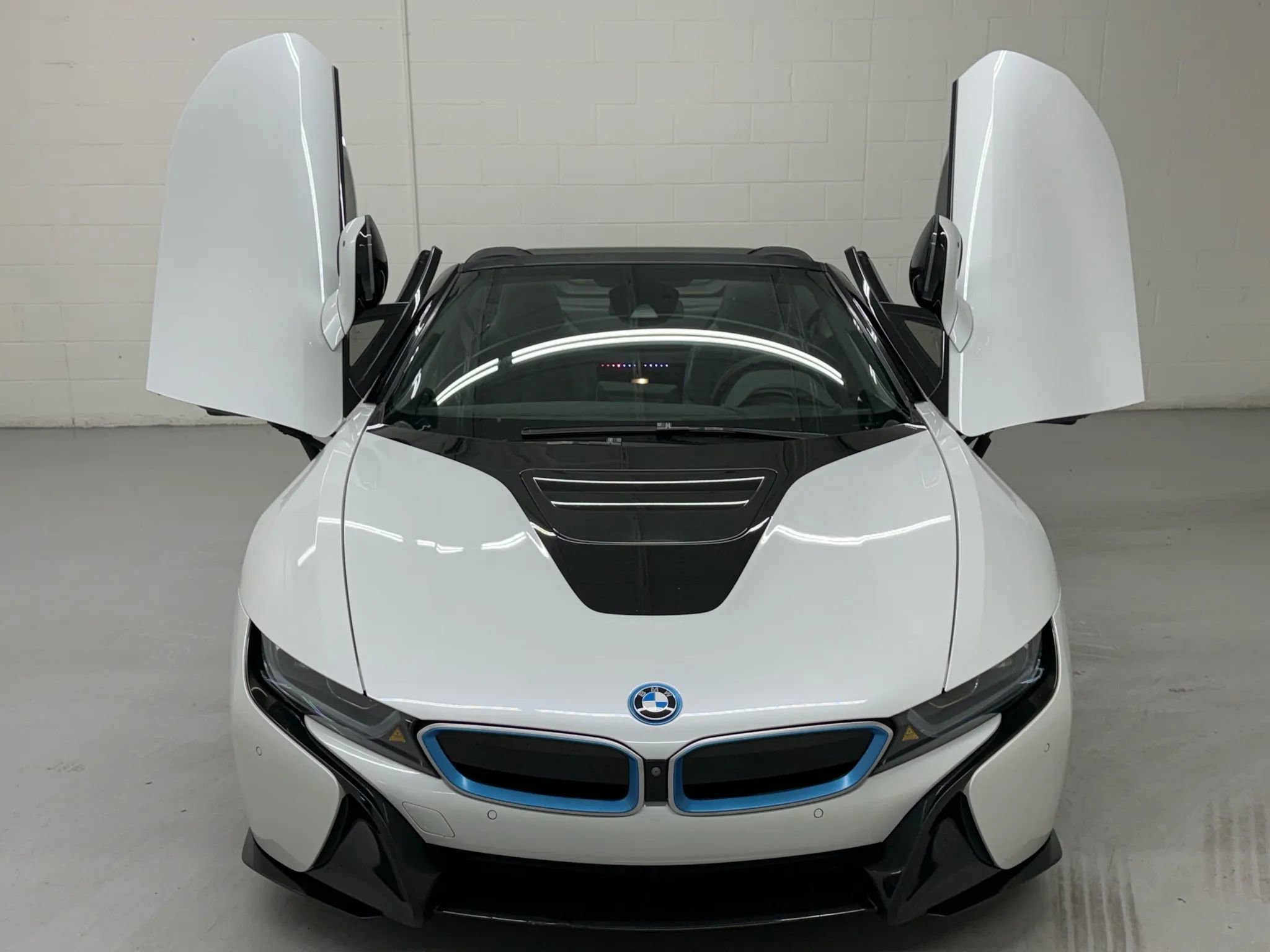 Used 2019 BMW i8 Roadster image 10