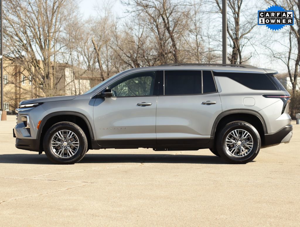 Used 2024 Chevrolet Traverse LT image 4