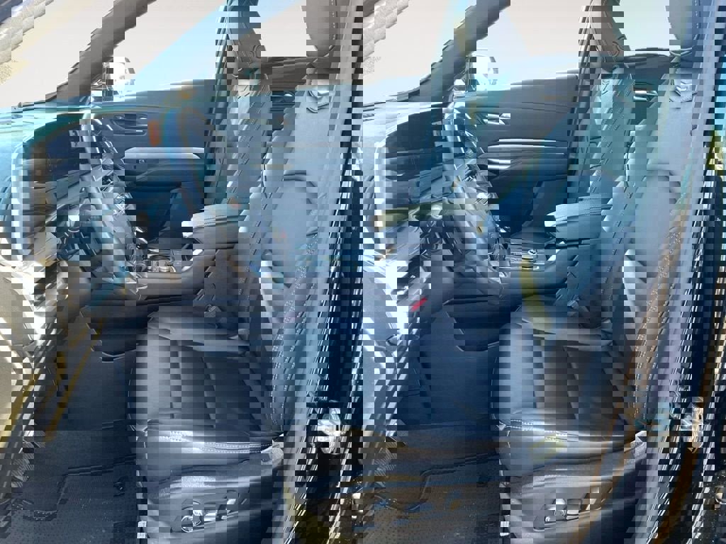 Used 2024 Cadillac XT4 Premium Luxury image 12