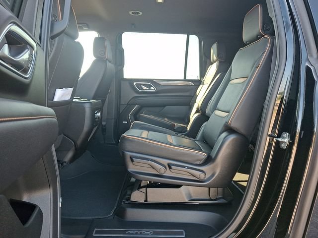 Used 2024 GMC Yukon XL AT4 w/ Technology Package AWD/4WD image 13