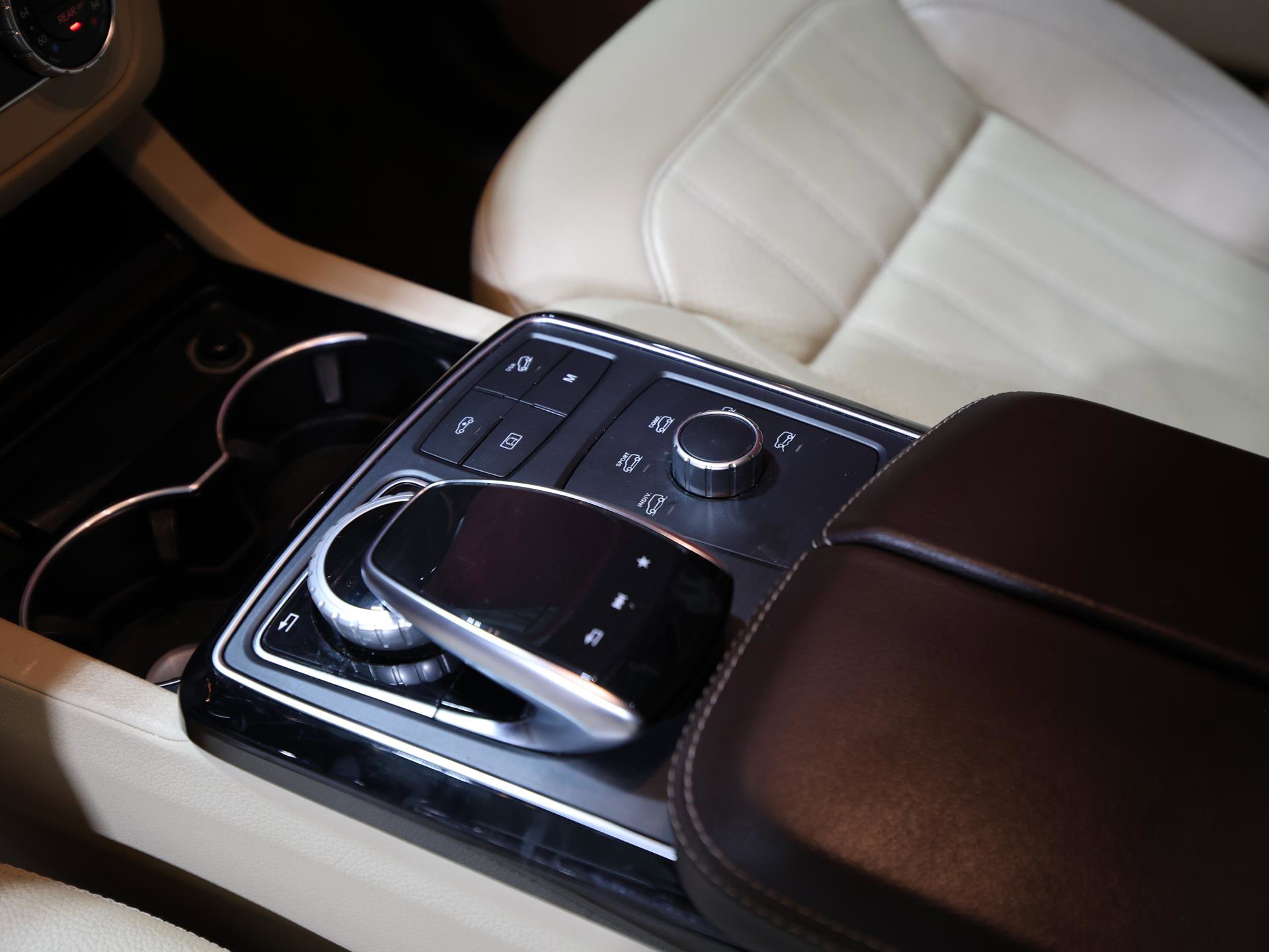 Used 2017 Mercedes-Benz GLS 450 4MATIC image 30