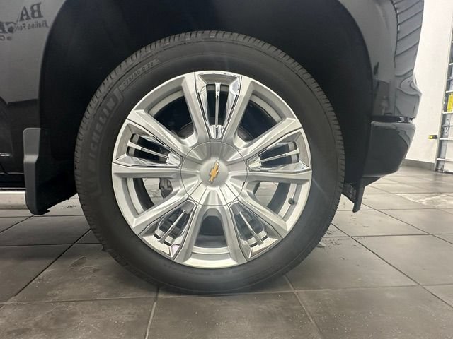 Used 2024 Chevrolet Silverado 1500 High Country w/ Technology Package AWD/4WD image 28