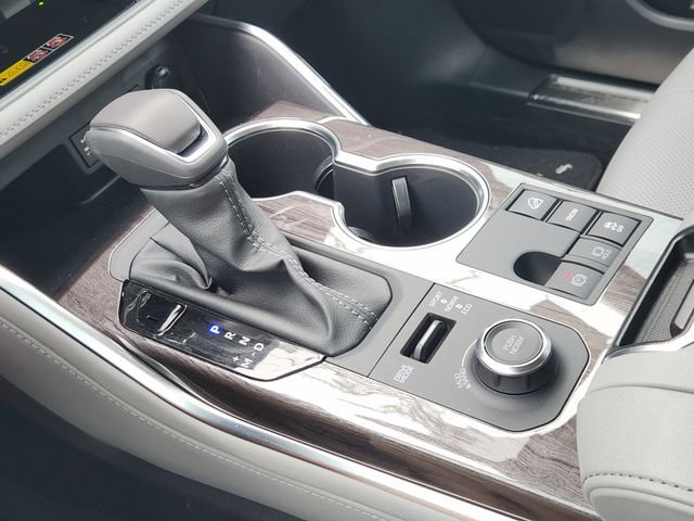 Used 2026 Toyota Highlander Limited image 15