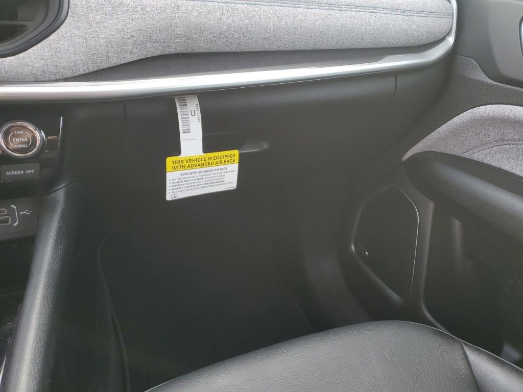 Used 2017 Jeep Renegade Sport w/ Power & Air Group image 18