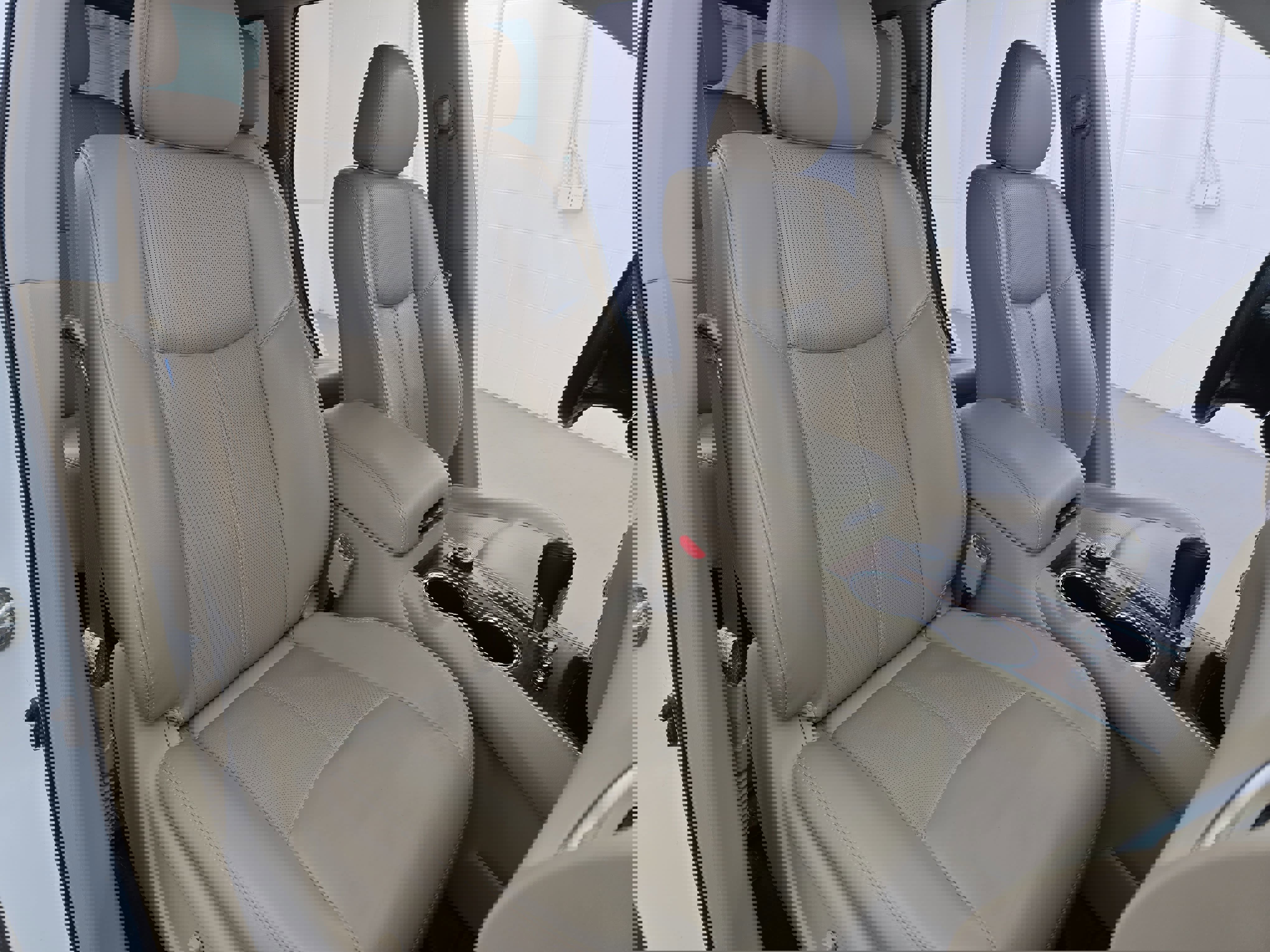 Used 2020 Nissan Pathfinder Platinum image 10