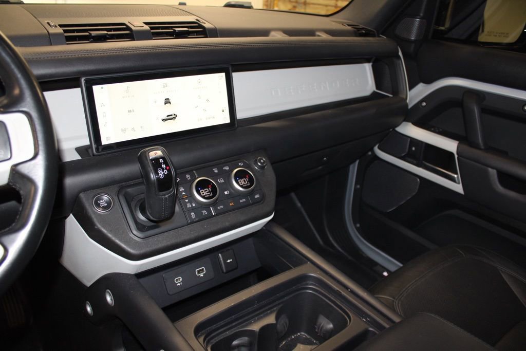 Used 2022 Land Rover Defender 110 XS Edition AWD/4WD image 20