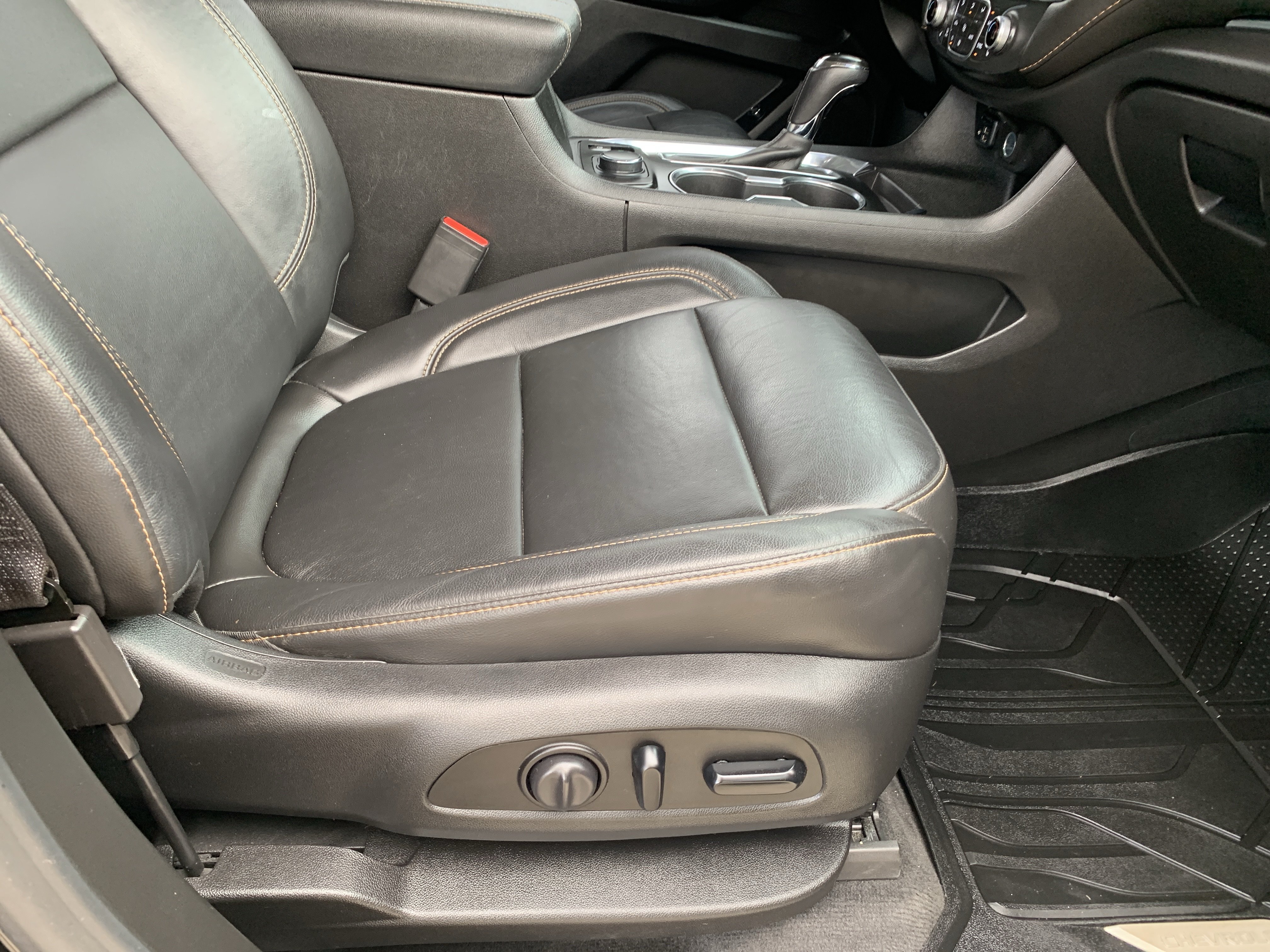 Used 2020 Chevrolet Traverse RS FWD image 48