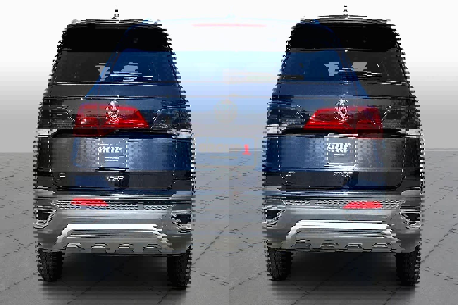 Used 2023 Volkswagen Taos SE w/ Panoramic Sunroof Package image 5