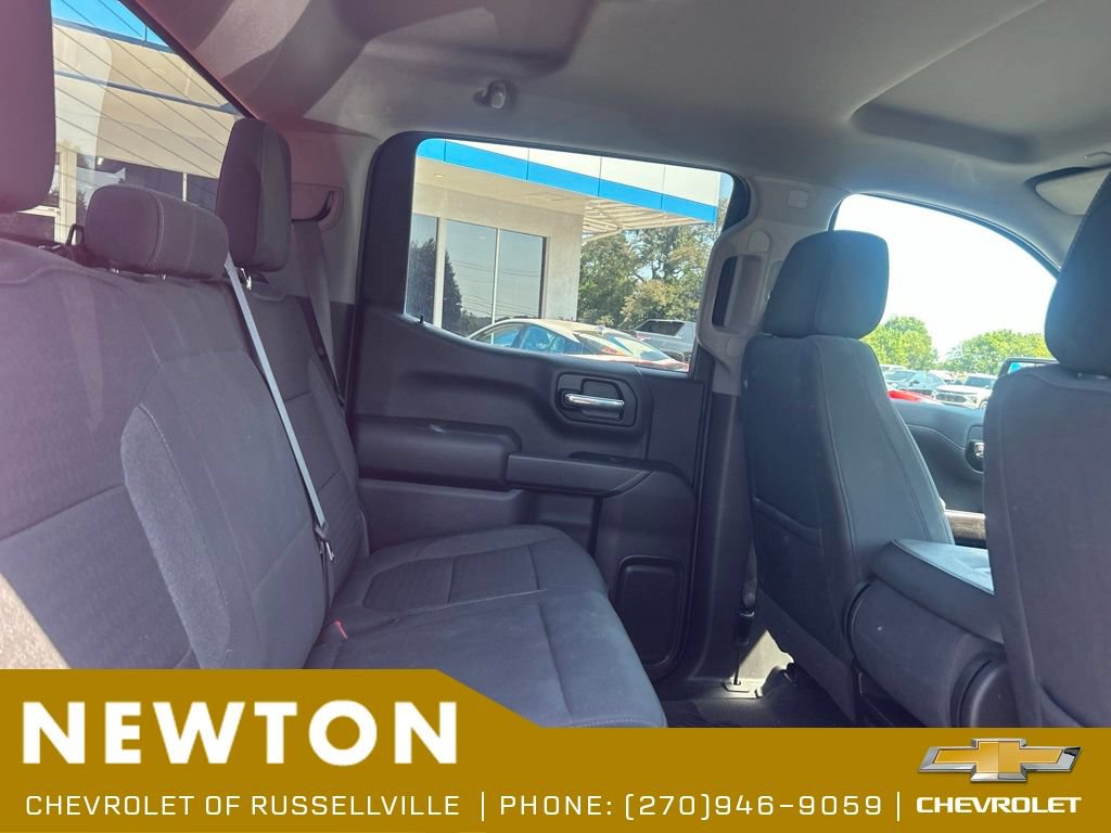 Used 2022 Chevrolet Silverado 1500 LT AWD/4WD image 9