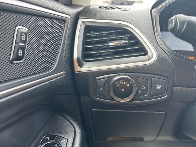 Used 2023 Ford Edge SEL AWD/4WD image 18