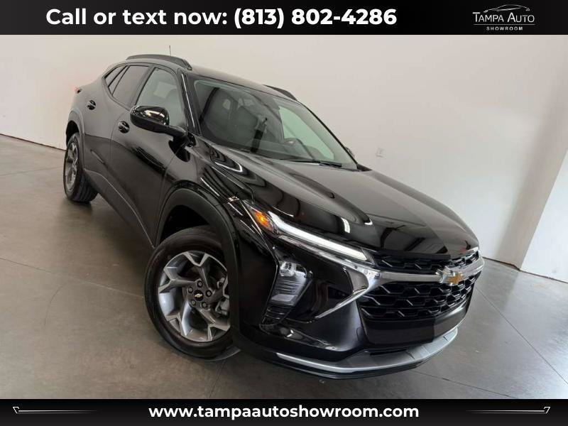 Used 2025 Chevrolet Trax LT w/ LT Convenience Package FWD image 1