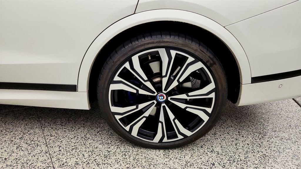 Used 2023 BMW X7 M60i w/ Executive Package AWD/4WD image 9