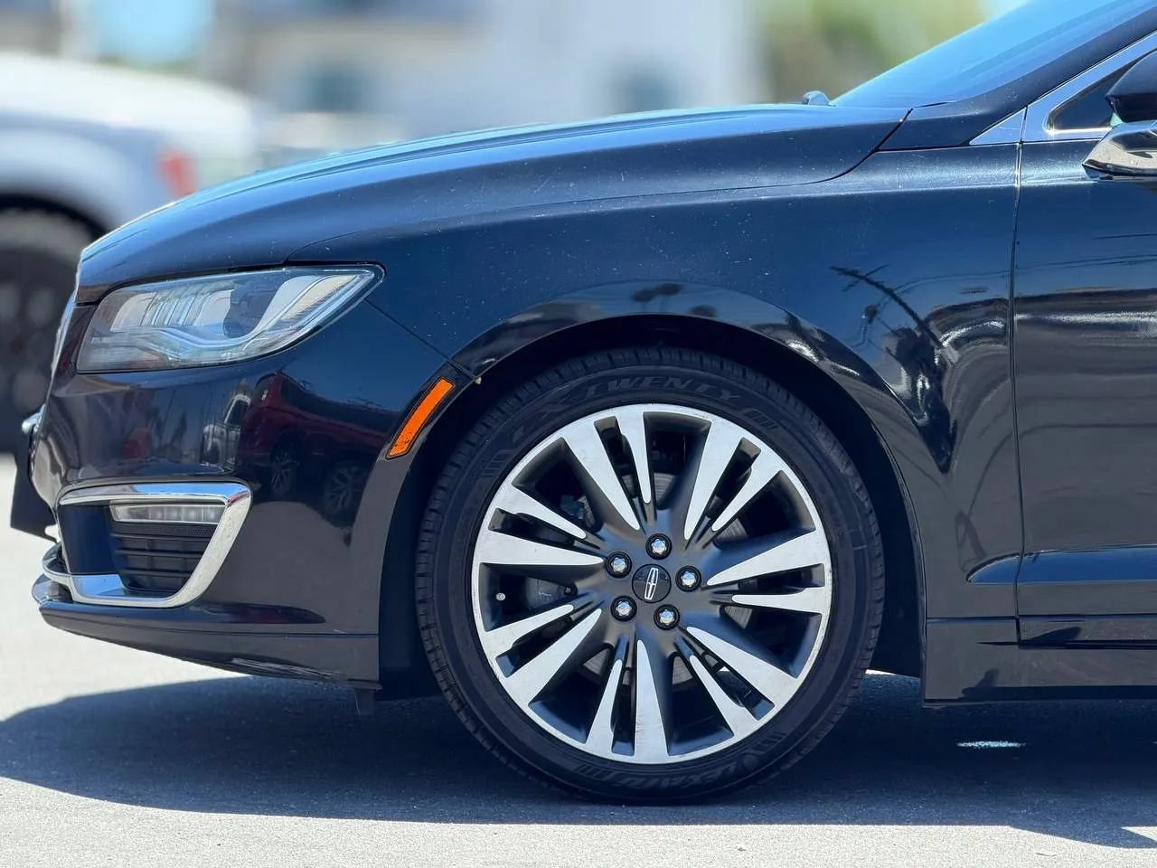 Used 2017 Lincoln MKZ Reserve FWD image 8