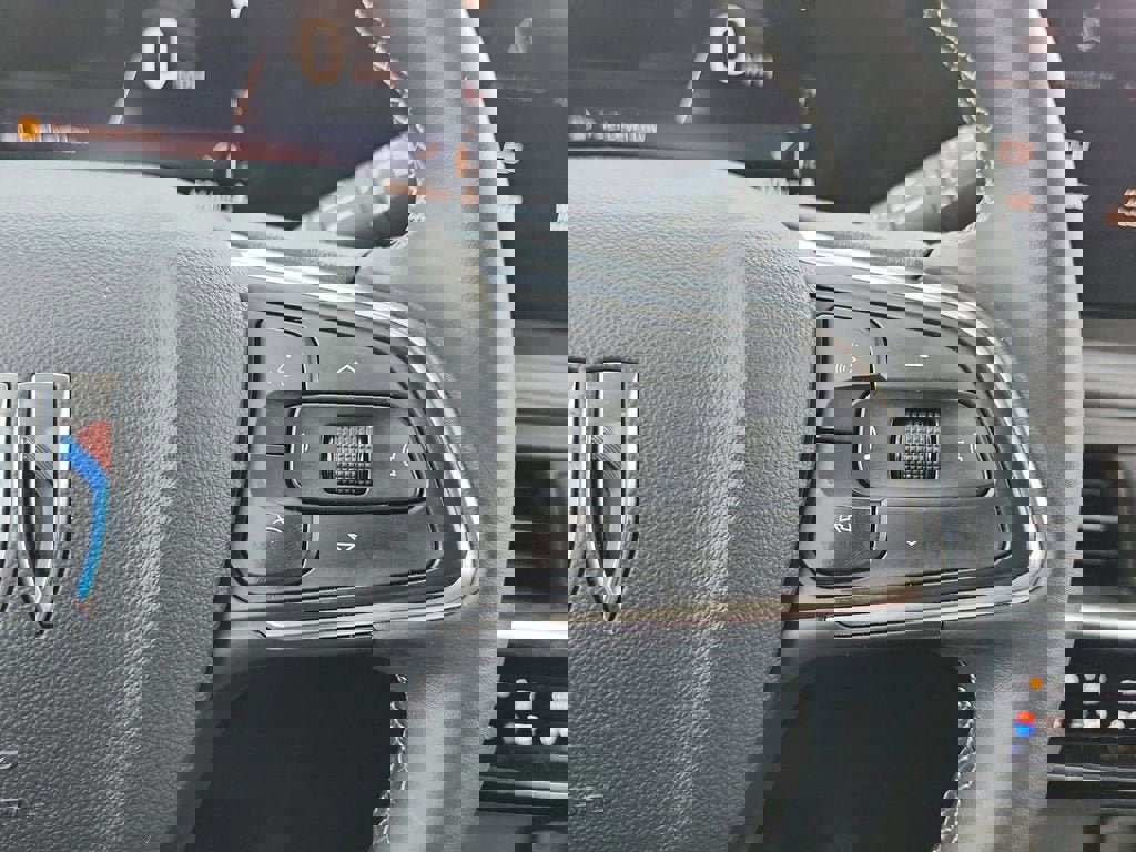 Used 2024 Buick Encore GX Avenir w/ Avenir Technology Package image 22