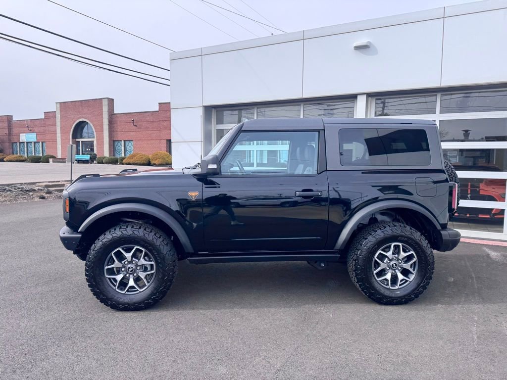 Used 2024 Ford Bronco Badlands image 2